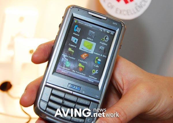 ASUS P526 Mercedes Benz коммуникатор Computex 2007, логотип Mercedes, Windows Mobile 6