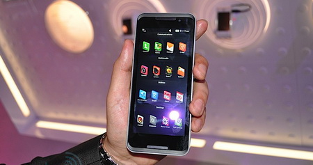 Смартфон LG GW990 Смартфон LG GW990