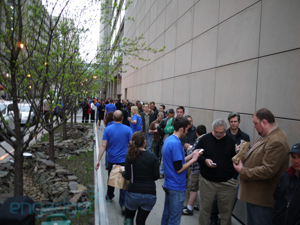 Очередь за iPad в Чикаго